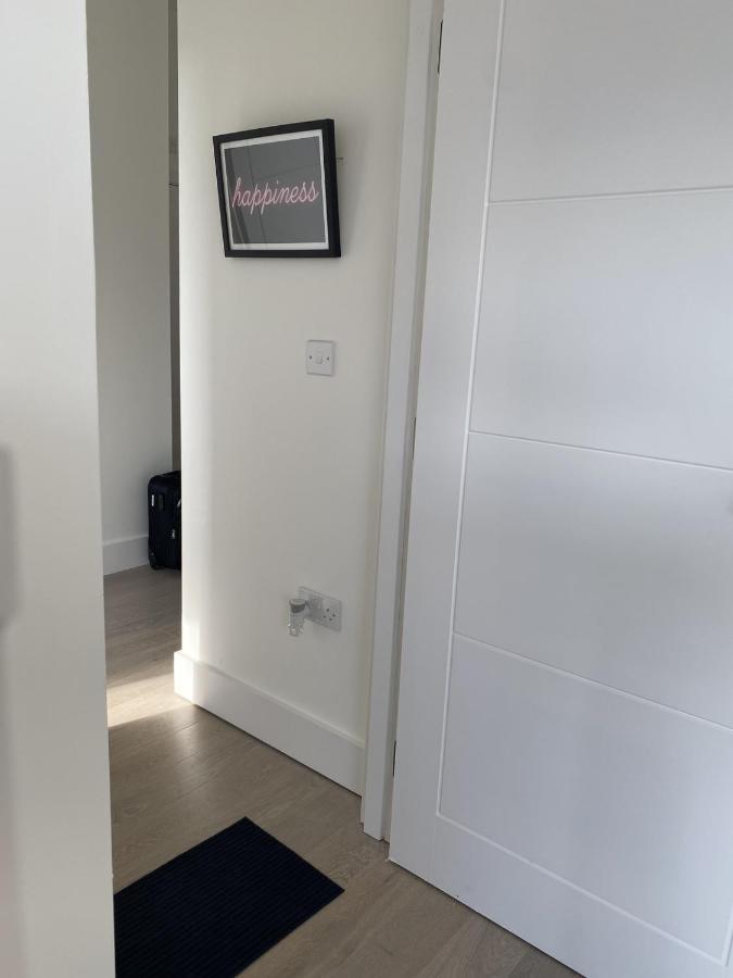 Central Location, Parking, Wi-Fi, Modern Apartment Milton Keynes Dış mekan fotoğraf