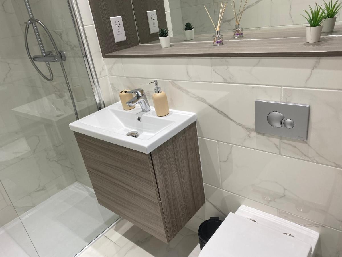 Central Location, Parking, Wi-Fi, Modern Apartment Milton Keynes Dış mekan fotoğraf